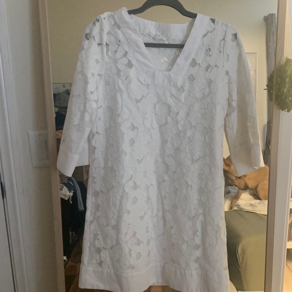 White flower detailed dress